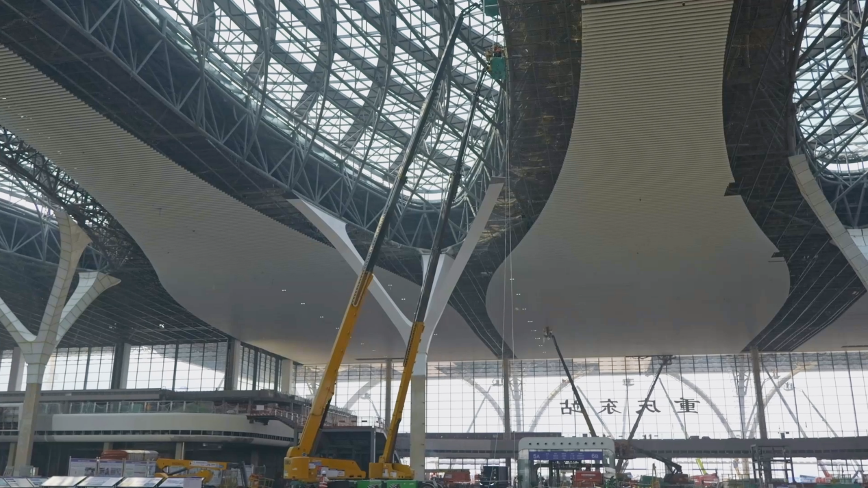 徐工高机助力全国最大站城景融合高铁枢纽——重庆东站建设！