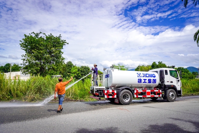 徐工10方洒水车：泰国“热土”上的绿色降温使者