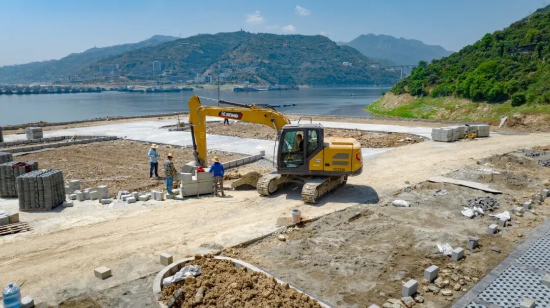 徐工XE135G挖掘机助力夔门旅游码头建设，以高效节能赢得客户信赖