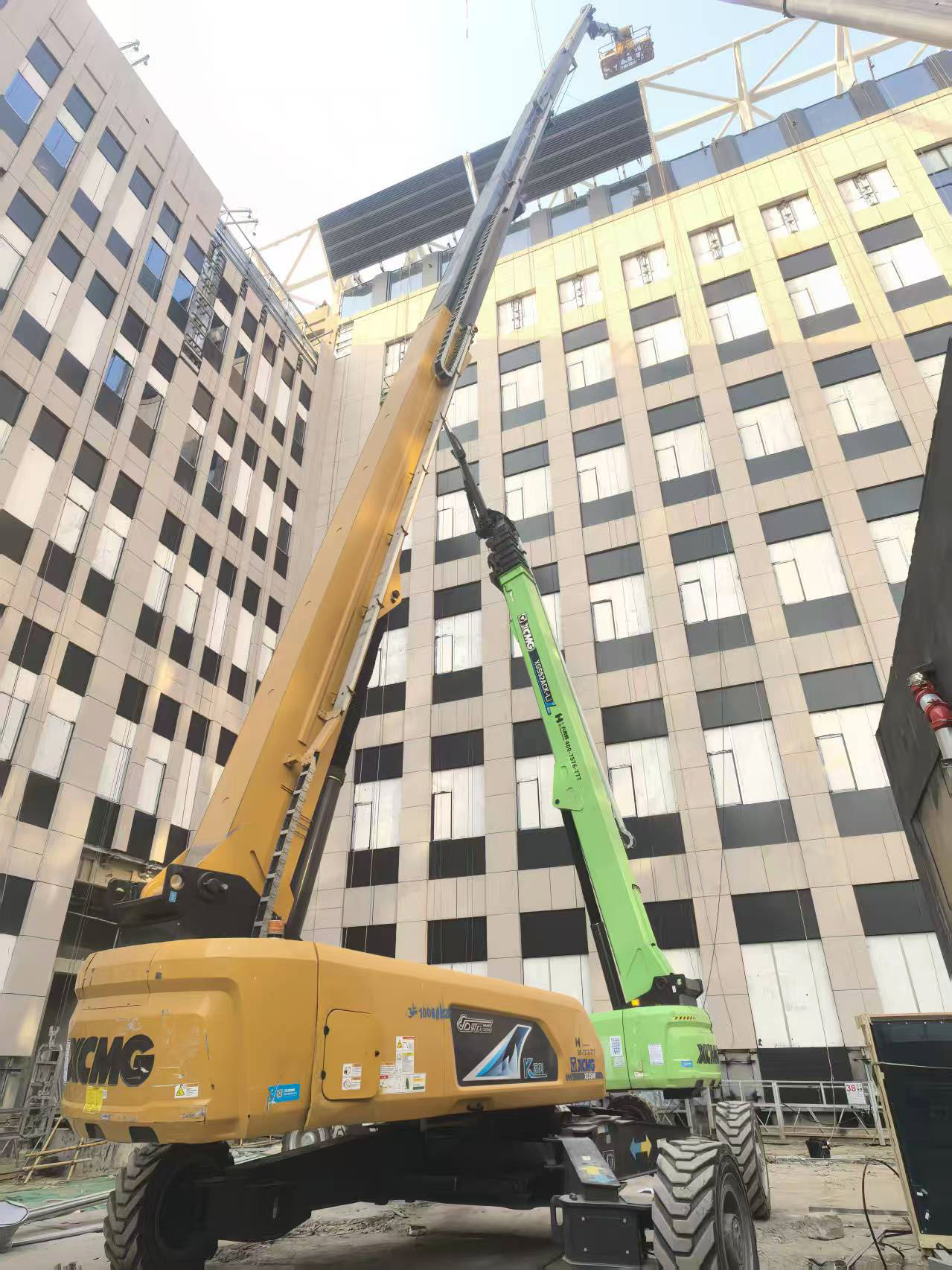 筑梦名校！徐工高米数直臂高空作业平台护航人大附中项目建设